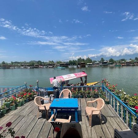 فندق Mossess Group Of Houseboats Srīnagar المظهر الخارجي الصورة