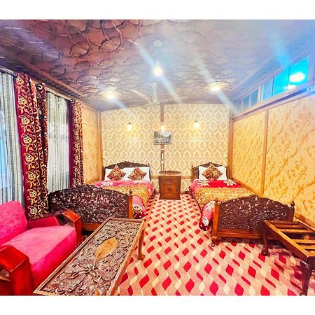 فندق Mossess Group Of Houseboats Srīnagar المظهر الخارجي الصورة