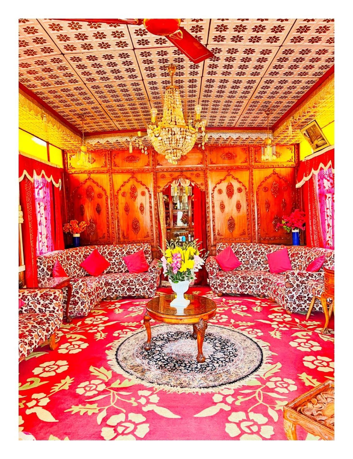 فندق Mossess Group Of Houseboats Srīnagar المظهر الخارجي الصورة