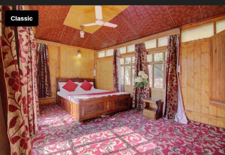فندق Mossess Group Of Houseboats Srīnagar المظهر الخارجي الصورة