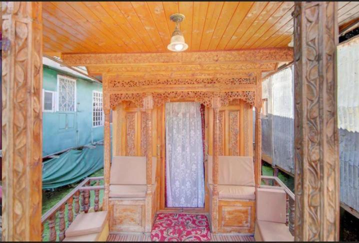 فندق Mossess Group Of Houseboats Srīnagar المظهر الخارجي الصورة